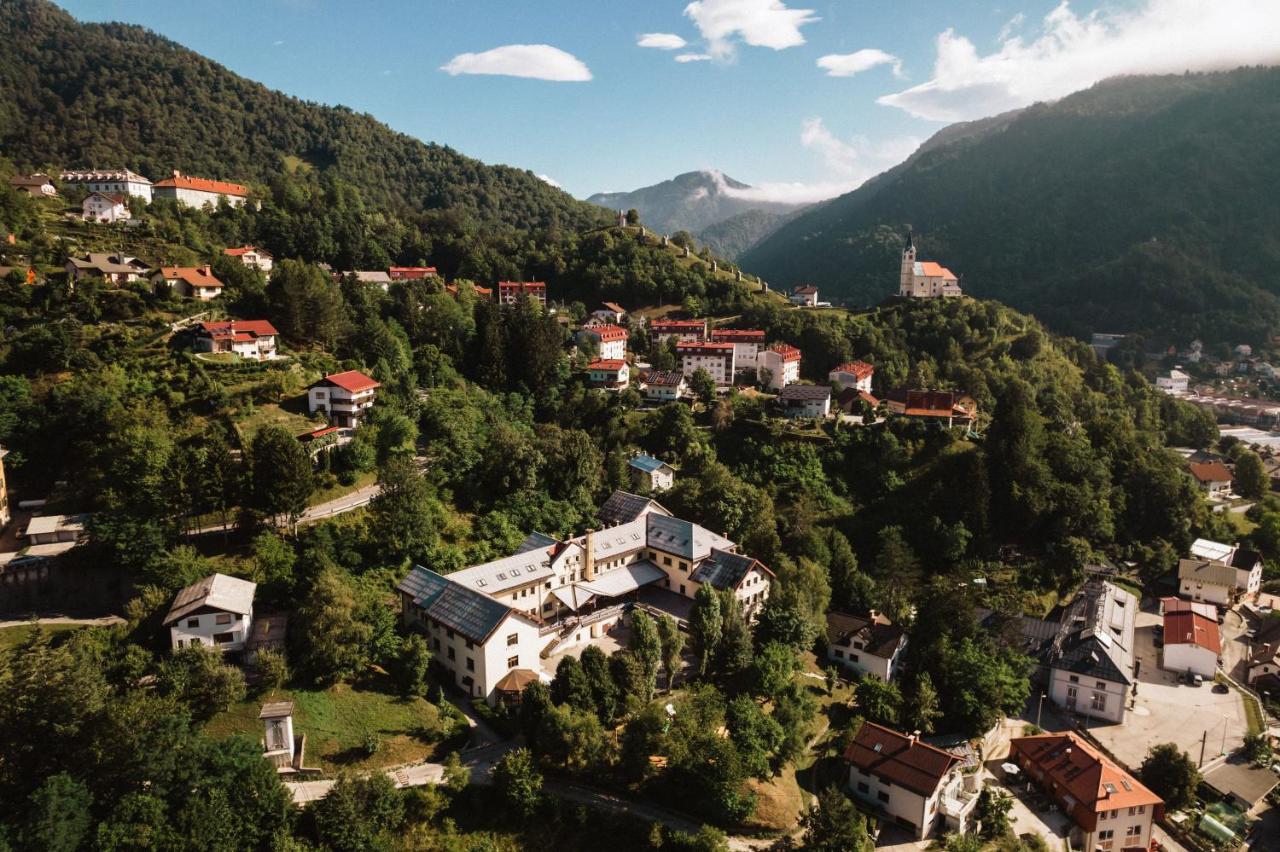 Hostel Idrija Bagian luar foto